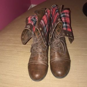 Plaid winter boots
